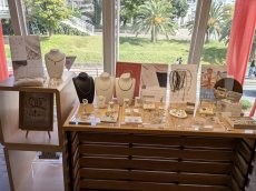 画像14: アコヤ真珠ネックレス グラデーション 3-7mm クリームカラー 45cm  2本のみ　GIA宝石鑑定士保証書つき (14)