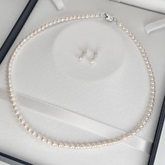 アコヤ真珠 ベビーパールネックレスセット ピアス イヤリング 4-4.5ｍｍ ホワイトピンク系 セミラウンド ラウンド 約42cｍ GIA宝石鑑定士保証書 パールクロス付き