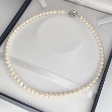 画像1: アコヤ真珠 パールネックレス ホワイト 6-6.5mm ラウンド 約42cｍ GIA宝石鑑定士保証書付き (1)