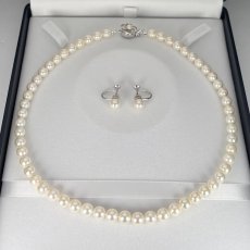 画像2: アコヤ真珠 パールネックレスセット(イヤリング/ピアス)  7-7.5mm ホワイト GIA宝石鑑定士保証書 パールクロス付　 (2)