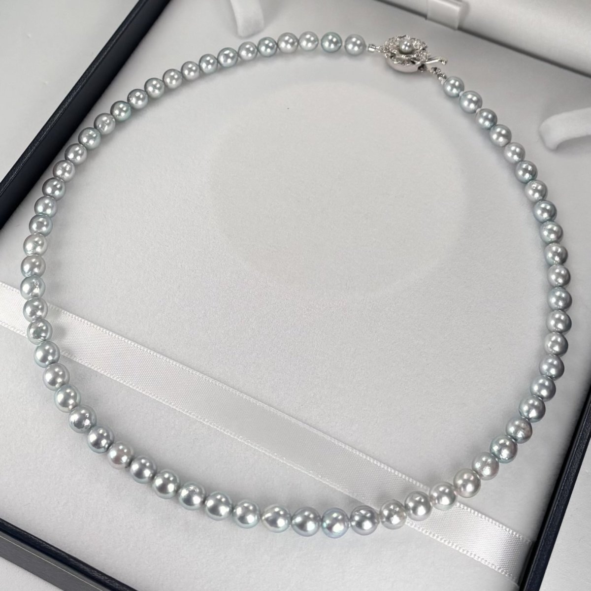 画像5: アコヤ真珠 シルバーグレーネックレス コバルト処理 6-6.5ｍｍラウンド〜セミラウンド シルバー製750 約42cm GIA宝石鑑定士保証書付き  (5)