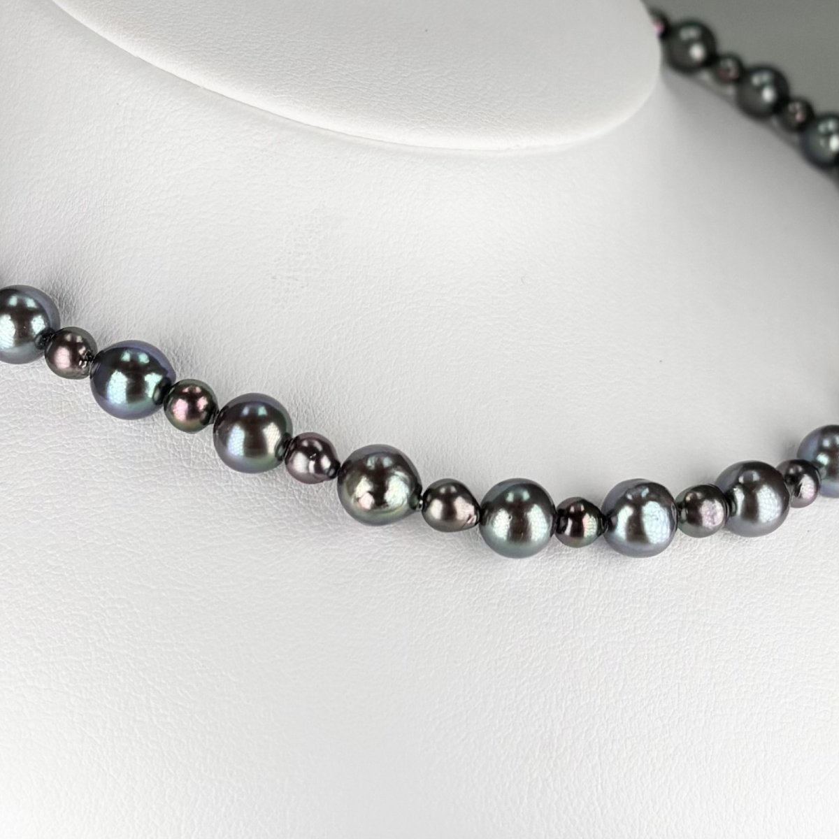 画像1: アコヤ黒真珠 ブラックパールネックレス(グリーン系,紫系)  4.5-7ｍｍ セミラウンド〜バロック 約52cm シルバー製 GIA宝石鑑定士保証書付き (1)