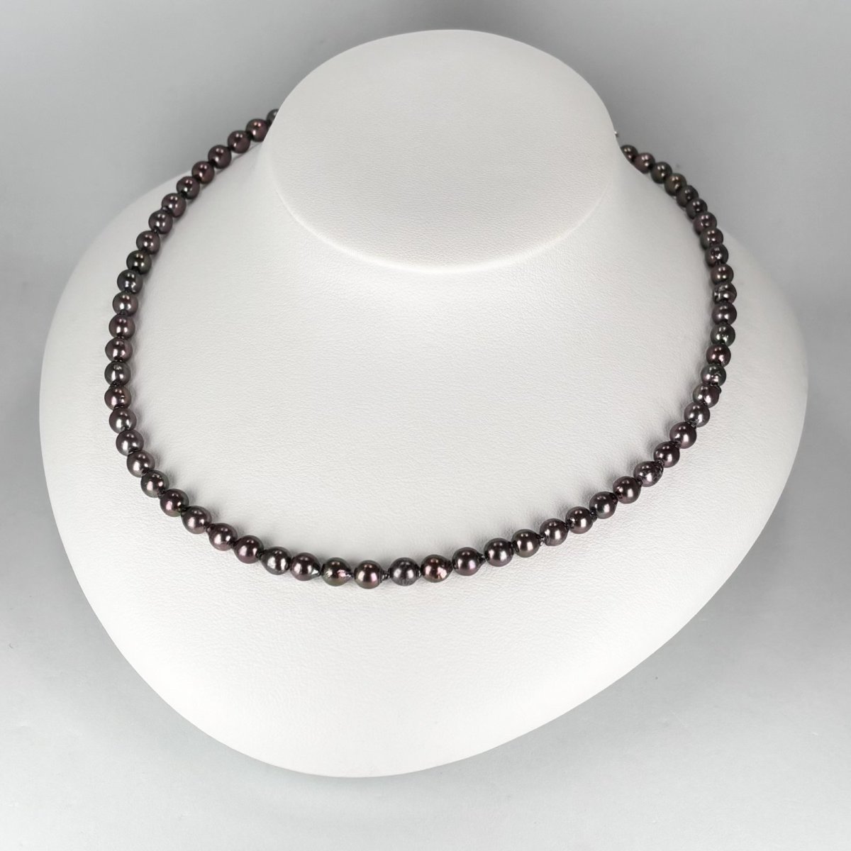 画像4: アコヤ黒真珠 ブラックパールネックレス 5-5.5ｍ セミラウンド〜バロック シルバー製  42cm GIA宝石鑑定士保証書付き (4)