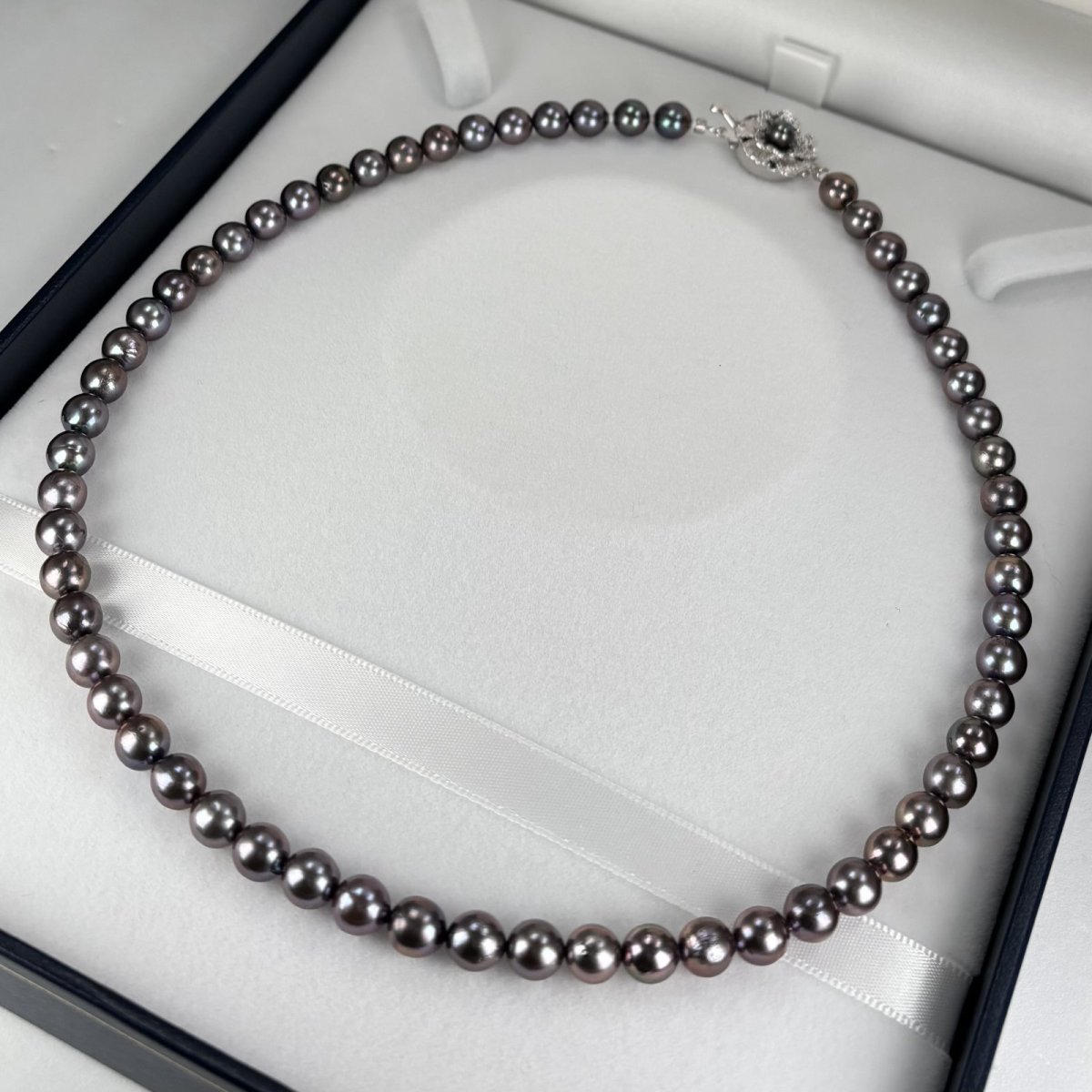 画像5: アコヤ黒真珠 ブラックパールネックレス(紫,グリーン系) 6.5-7ｍｍ ラウンド〜セミラウンド 約42cm シルバー製 GIA宝石鑑定士保証書付き (5)