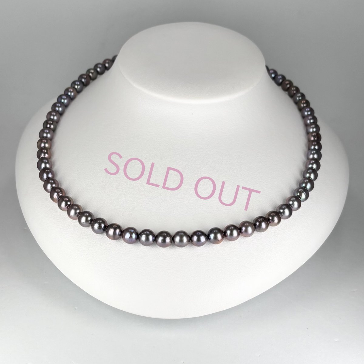 画像2: アコヤ黒真珠 ブラックパールネックレス(紫,グリーン系) 6.5-7ｍｍ ラウンド〜セミラウンド 約42cm シルバー製 GIA宝石鑑定士保証書付き (2)