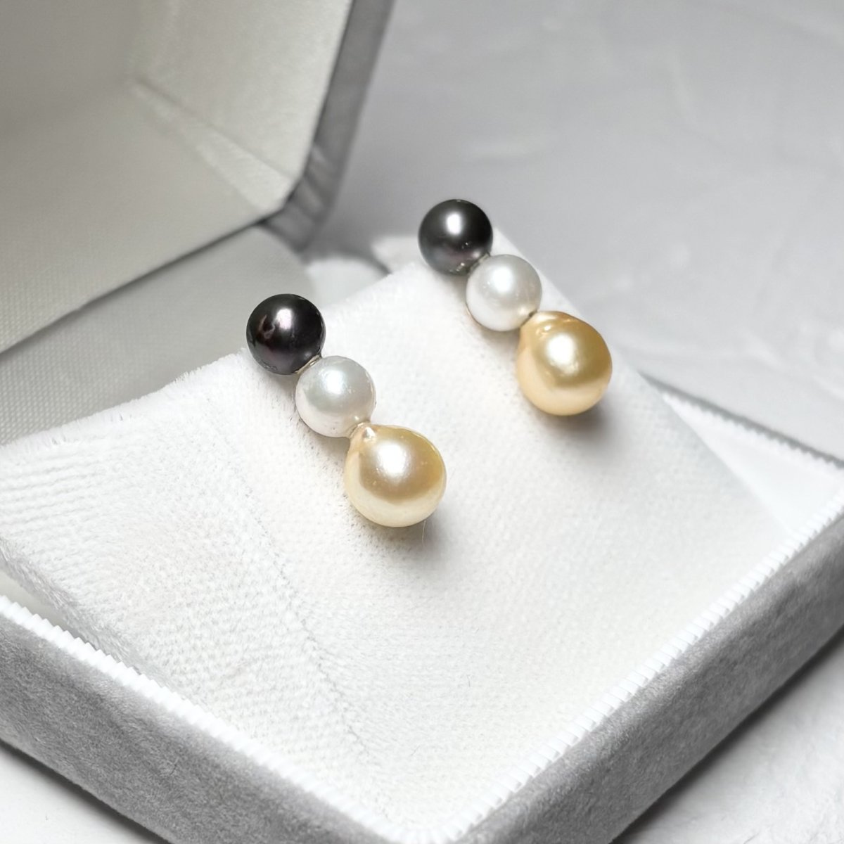 アコヤ真珠 3連パールピアス ホワイト ブラック ゴールド 5-5.5ｍｍ  6.5-7mm ラウンド バロック K18YG
