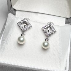 画像2: アコヤ真珠 パールイヤリング 5.5-6mm ホワイト シルバー製 ネジバネ式 1点物 (2)