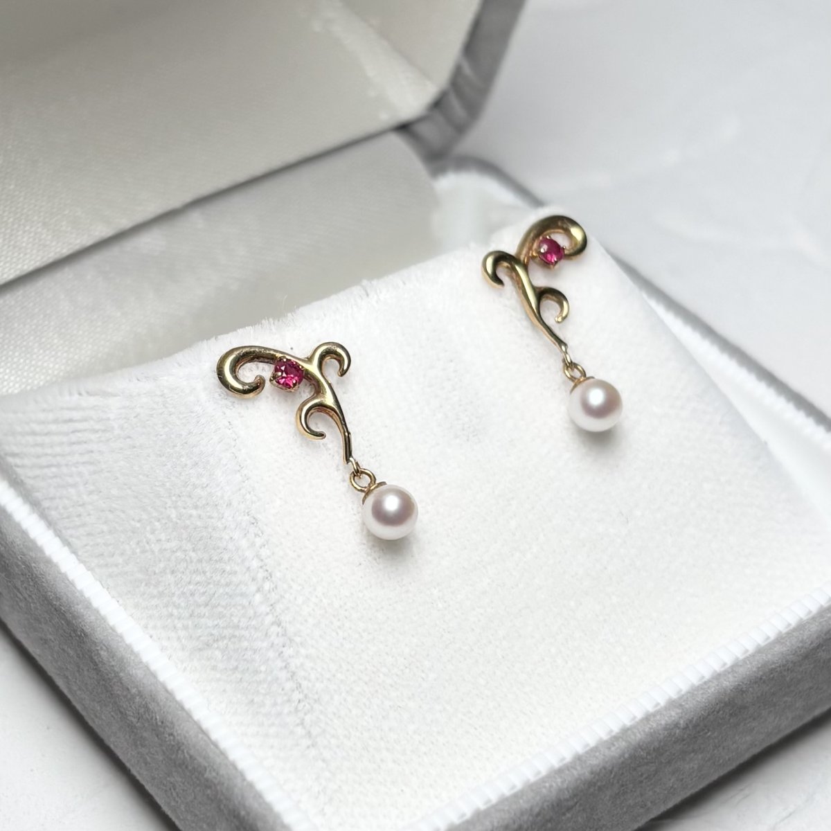 画像3: アコヤ真珠 パールピアス 3.5-4mm ホワイト ラウンド ルビー K18YG 1点物 (3)