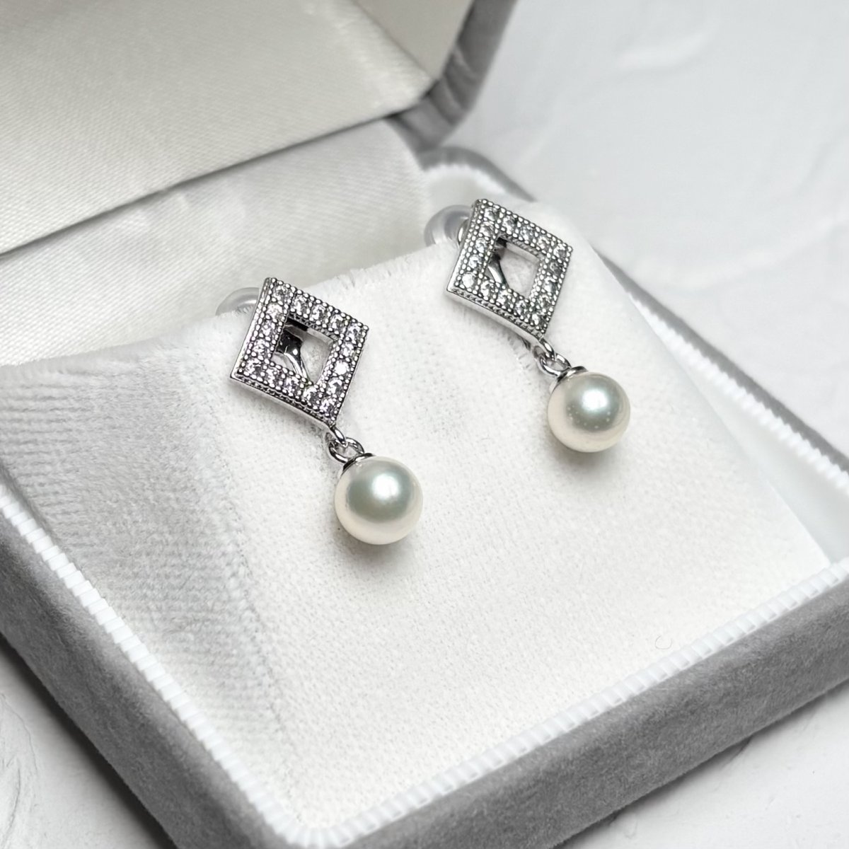 アコヤ真珠 パールイヤリング 5.5-6mm ホワイト シルバー製 ネジバネ式 1点物
