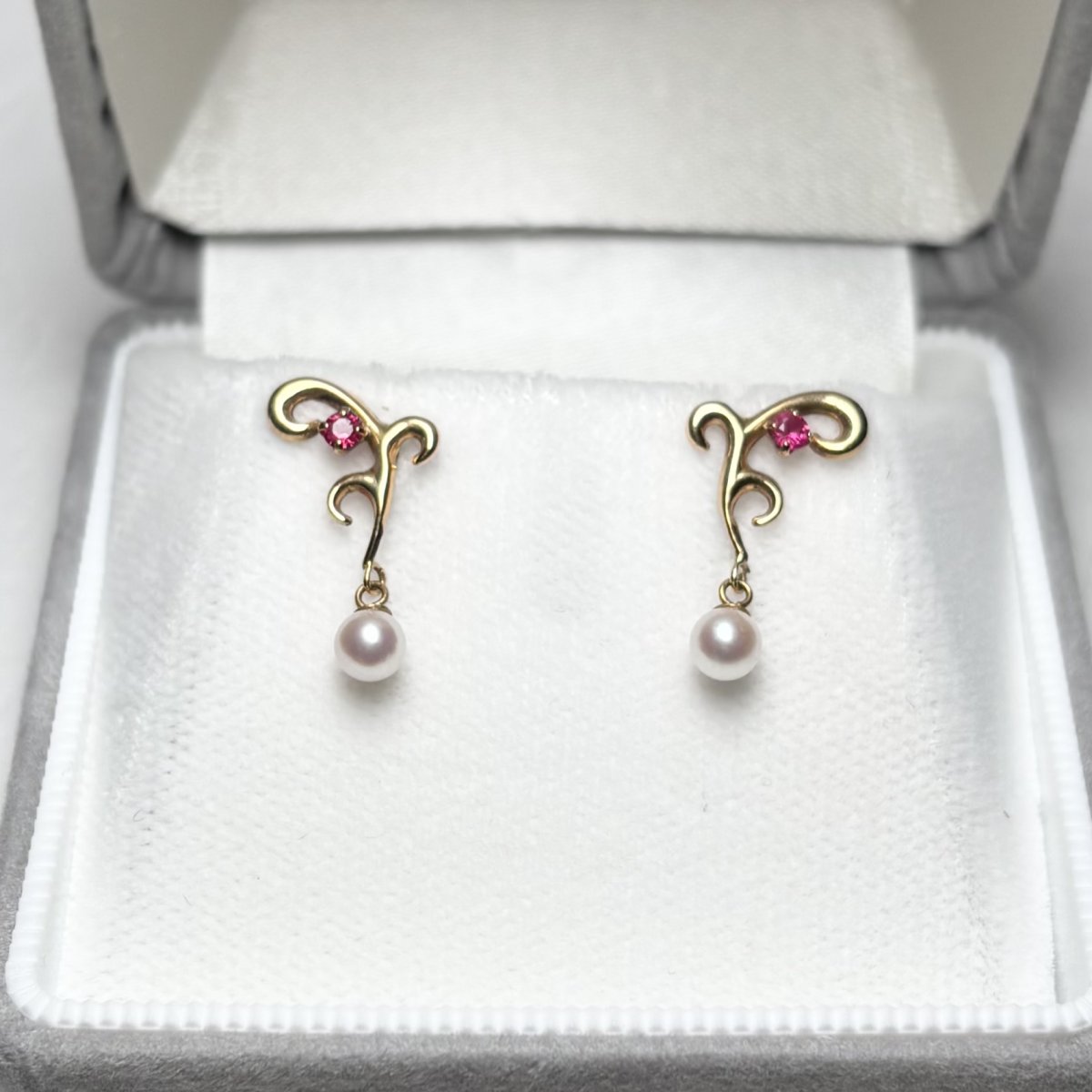 画像1: アコヤ真珠 パールピアス 3.5-4mm ホワイト ラウンド ルビー K18YG 1点物 (1)