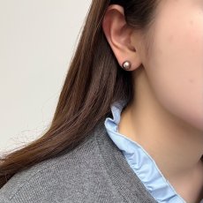 画像7: 淡水真珠 パールピアス 8.5-9mm  グレーパープル オフラウンド PT900 (7)