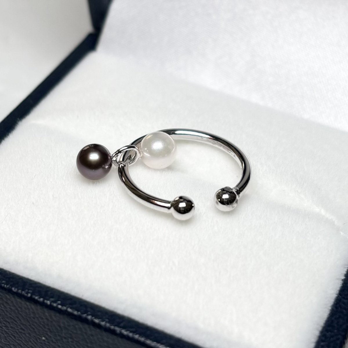 画像2: アコヤ真珠 パールイヤーカフ 4.5-5.0mm ホワイト  ブラック ラウンド シルバー製 SV925 片耳   (2)