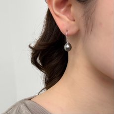 画像6: 黒蝶真珠 フックパールピアス  8.75×10.5ｍｍ 8.5-9mm×10.5-11mm ドロップ型 ブラック K14WG (6)