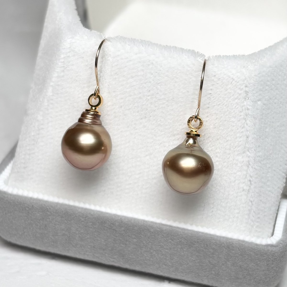 画像2: 黒蝶真珠 ショコラブラウンパールピアス 9mm バロック ショコラブラウン 調色  K10YG フックピアス GIA宝石鑑定士保証書付き  (2)