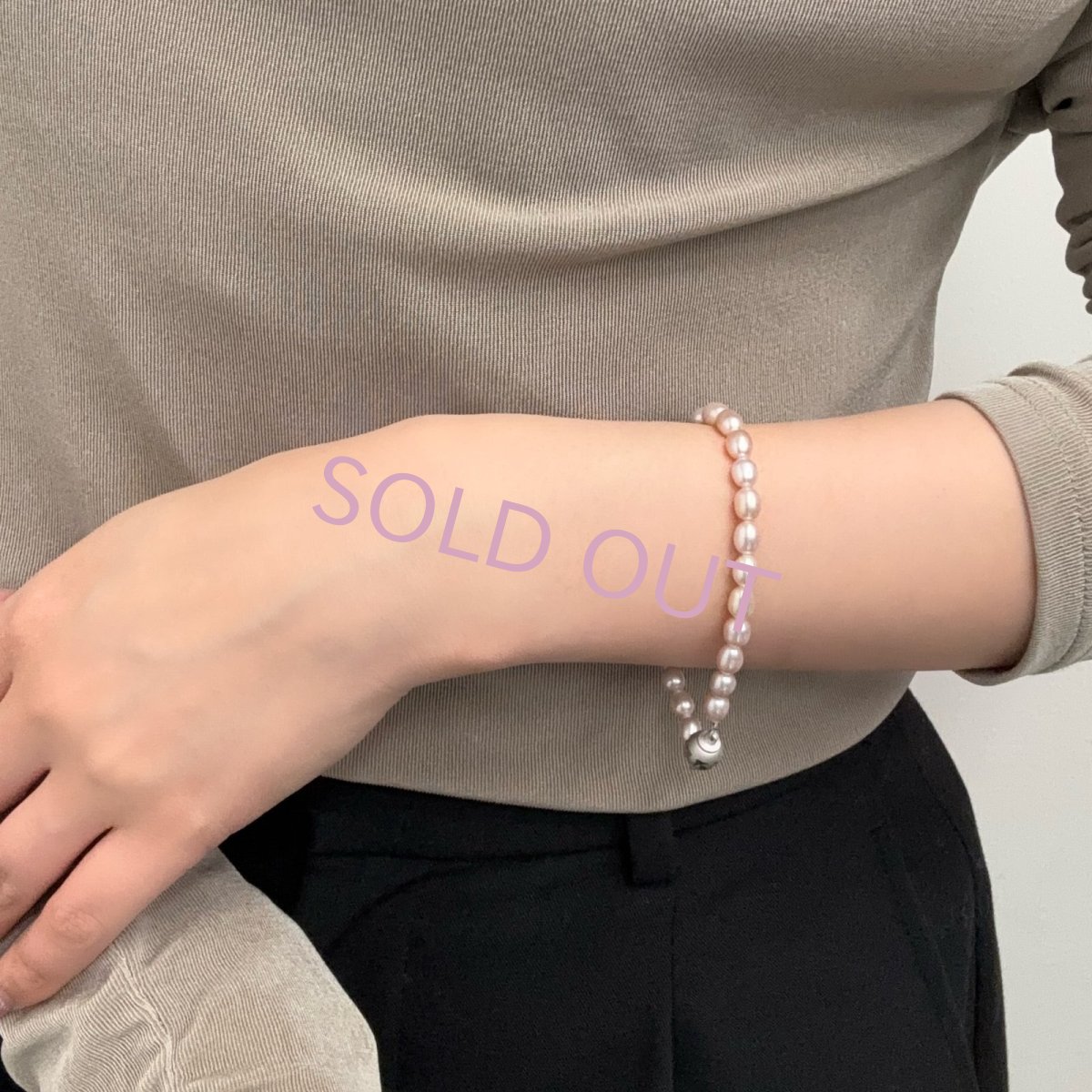 画像7: 1点物 淡水真珠 パールブレスレット 5-6ｍｍ ナチュラルピンク ライス ブラス マグネットクラスプ 18cm　 (7)