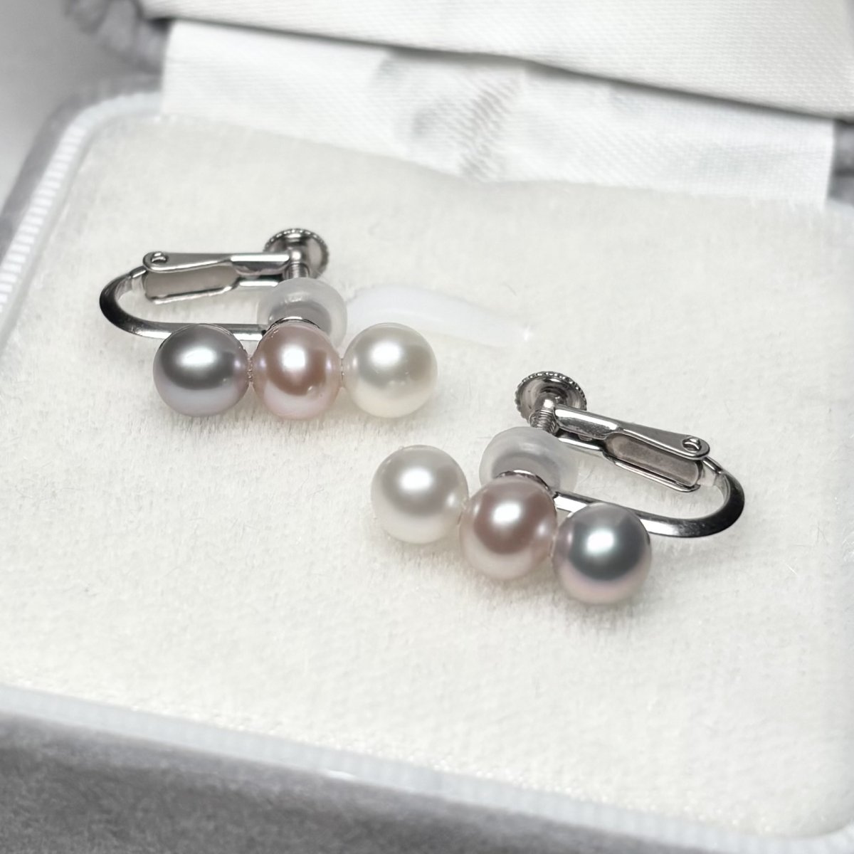 画像5: 【再入荷】淡水真珠 3連パールピアス イヤリング 5-6ｍｍ ホワイト ピンク グレー オフラウンド   K10YG (5)