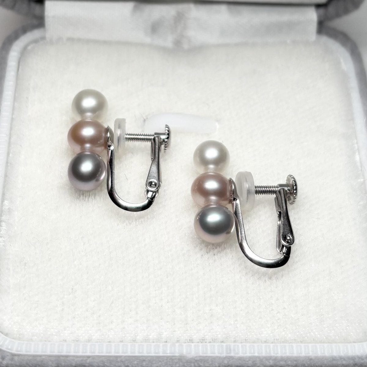 画像6: 【再入荷】淡水真珠 3連パールピアス イヤリング 5-6ｍｍ ホワイト ピンク グレー オフラウンド   K10YG (6)