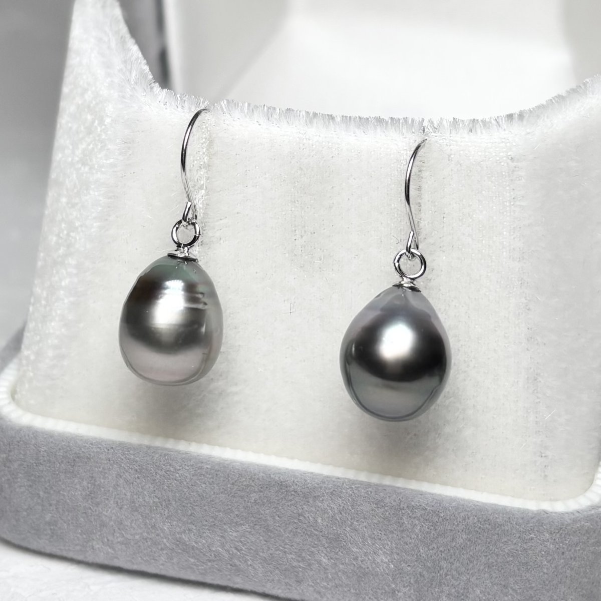 黒蝶真珠 フックパールピアス ドロップ型 ブラック K14WG GIA宝石鑑定士保証書付き