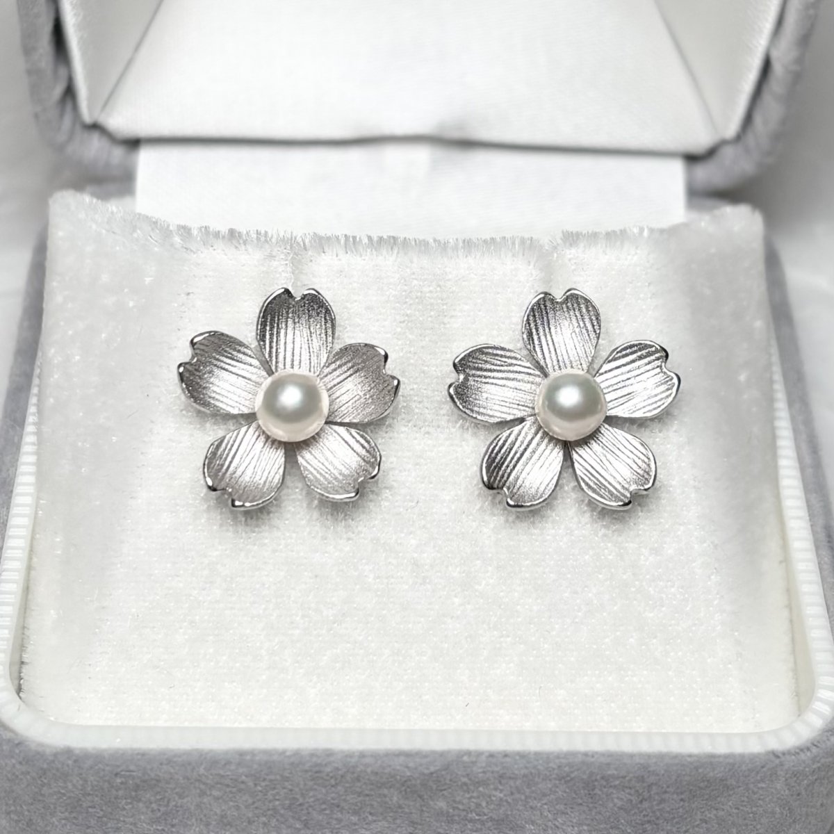 画像2: アコヤ真珠 桜 パールピアス イヤリング 4.5-5mm ホワイト ラウンド SV925製 フックタイプ 直結タイプ (2)