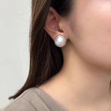 画像5: ≪訳あり特価≫≪1点もの≫マベ真珠 パールイヤリング ホワイト 16-16.5ｍｍ 半円 SV925  (5)