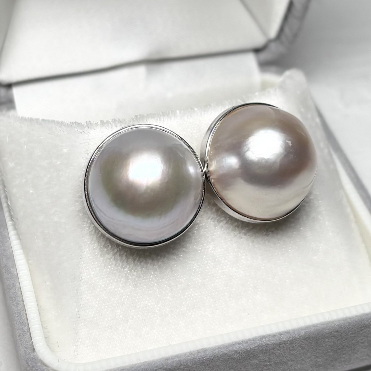 画像3: マベ真珠 パールピアス ホワイト 15-16.5ｍｍ 半円 SV925  (3)
