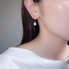 画像3: アコヤ真珠 フックパールピアス イヤリング ドロップ 雫型 7.5-8mm×9-11mm ナチュラルグレー 無調色 K14WG (3)
