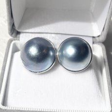 マベ真珠 パールイヤリング グレー 無調色 17-18ｍｍ 半円 シルバー製 SV925