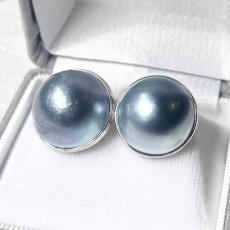 マベ真珠 パールイヤリング グレー 無調色 17-18ｍｍ 半円 シルバー製 SV925