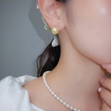 1点物 白蝶真珠 ゴールドパールピアス 10.5-10.8mm ラウンド K18YG 直結ピアス スタッドピアス 