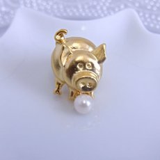 豚に真珠　アコヤ真珠パールピンブローチ