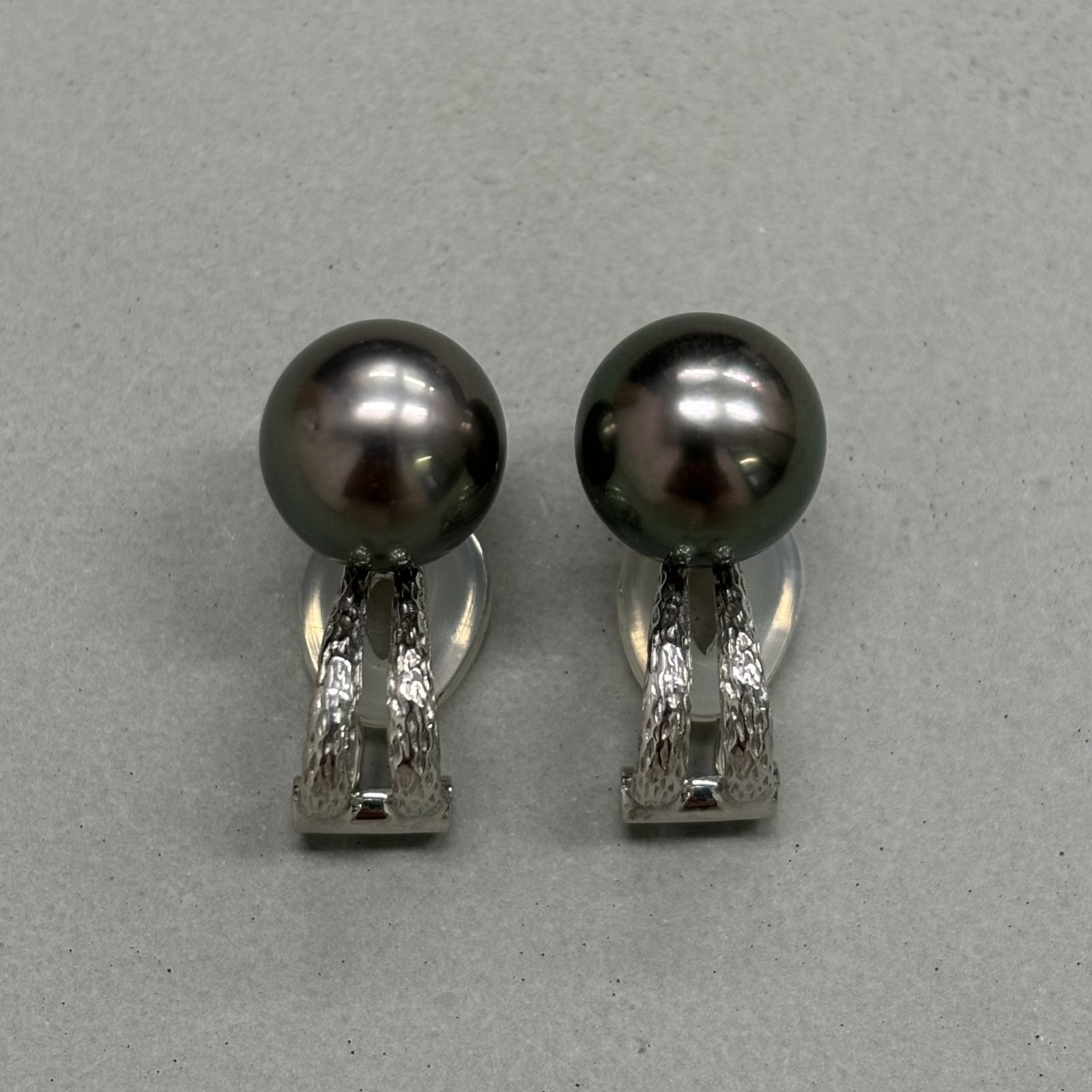 K14WG 黒蝶 タヒチ ブラックパール ピアス アクセサリー 本真珠 未使用品の通販 by Bandarichh 's shop｜ラクマ