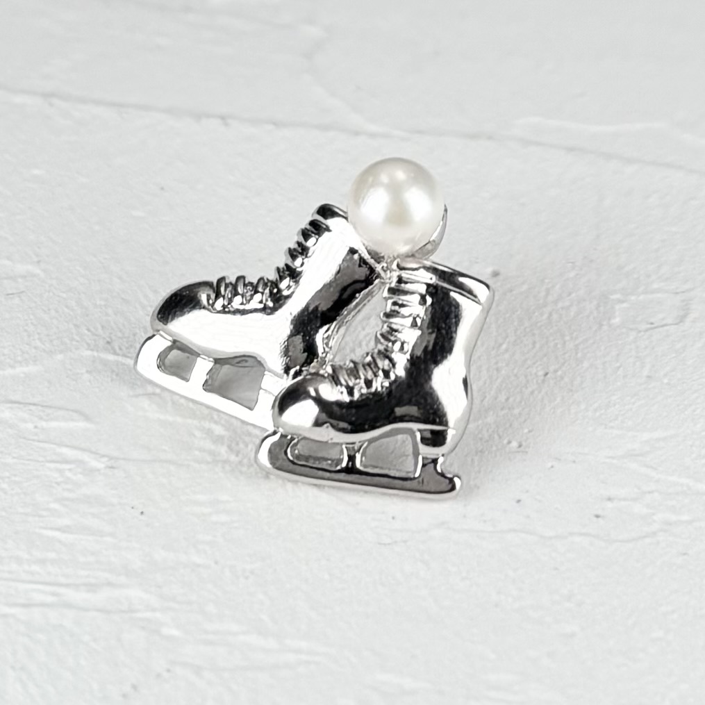 画像2: アコヤ本真珠 パールピンブローチ スケート靴 真珠 4.5-5mm  (2)