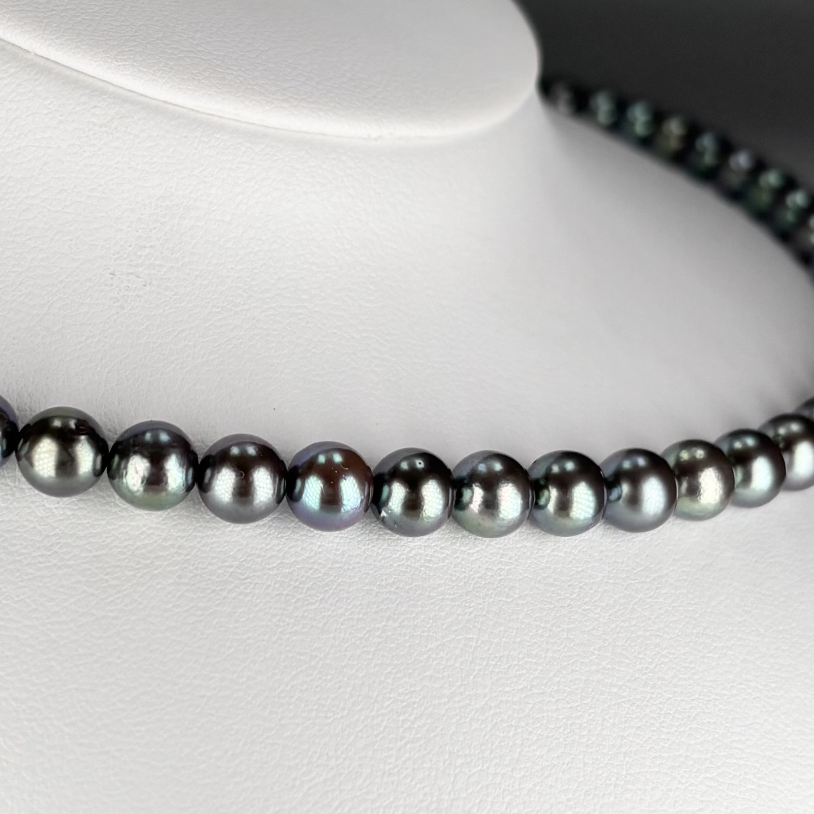 アコヤ真珠　ネックレス　ブラック　鑑別書付 アコヤ黒真珠 ブラックパールネックレス 6.5-7mm ラウンド〜セミ