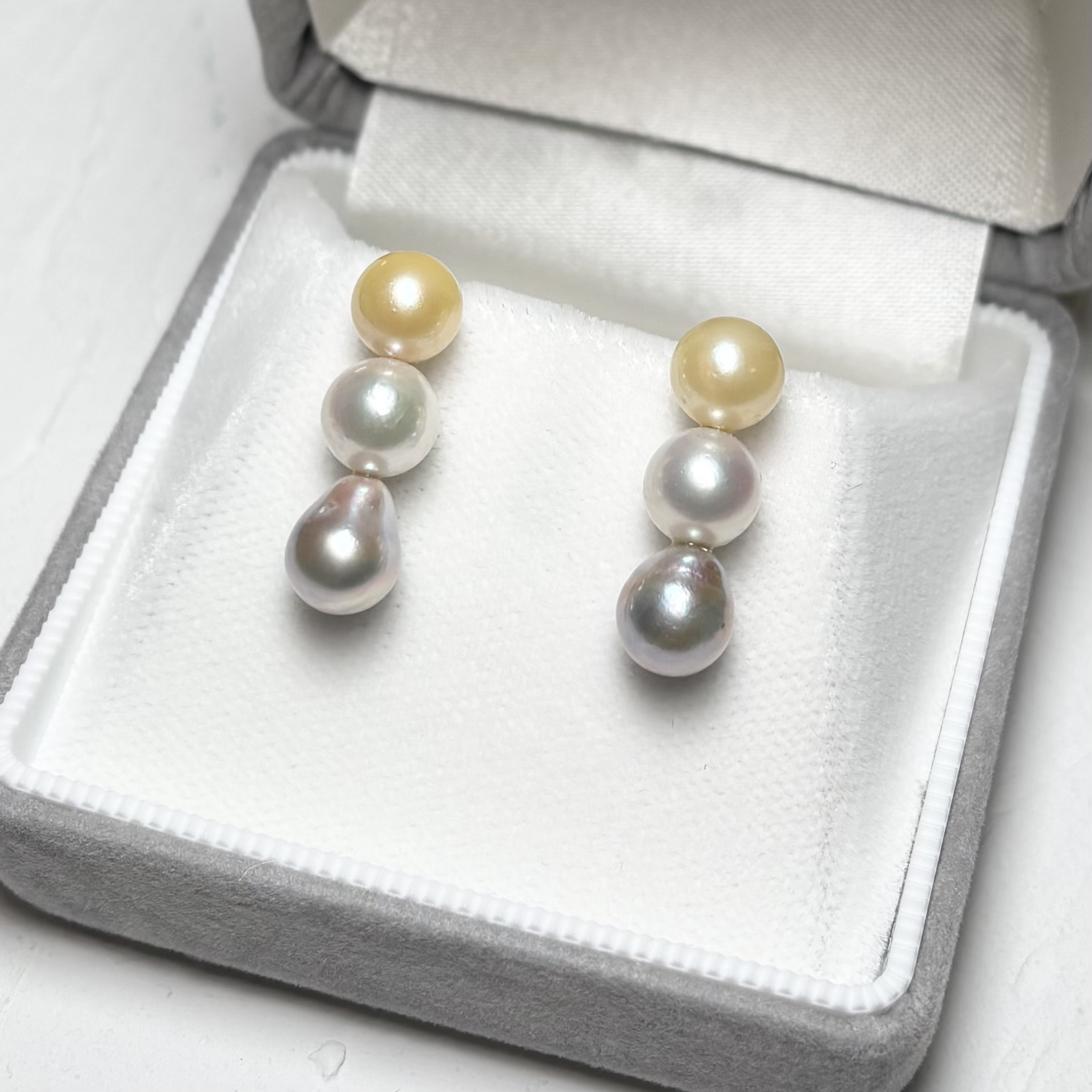 アコヤ真珠 3連パールピアス ホワイト イエロー グレー 6-6.5mm 6.5